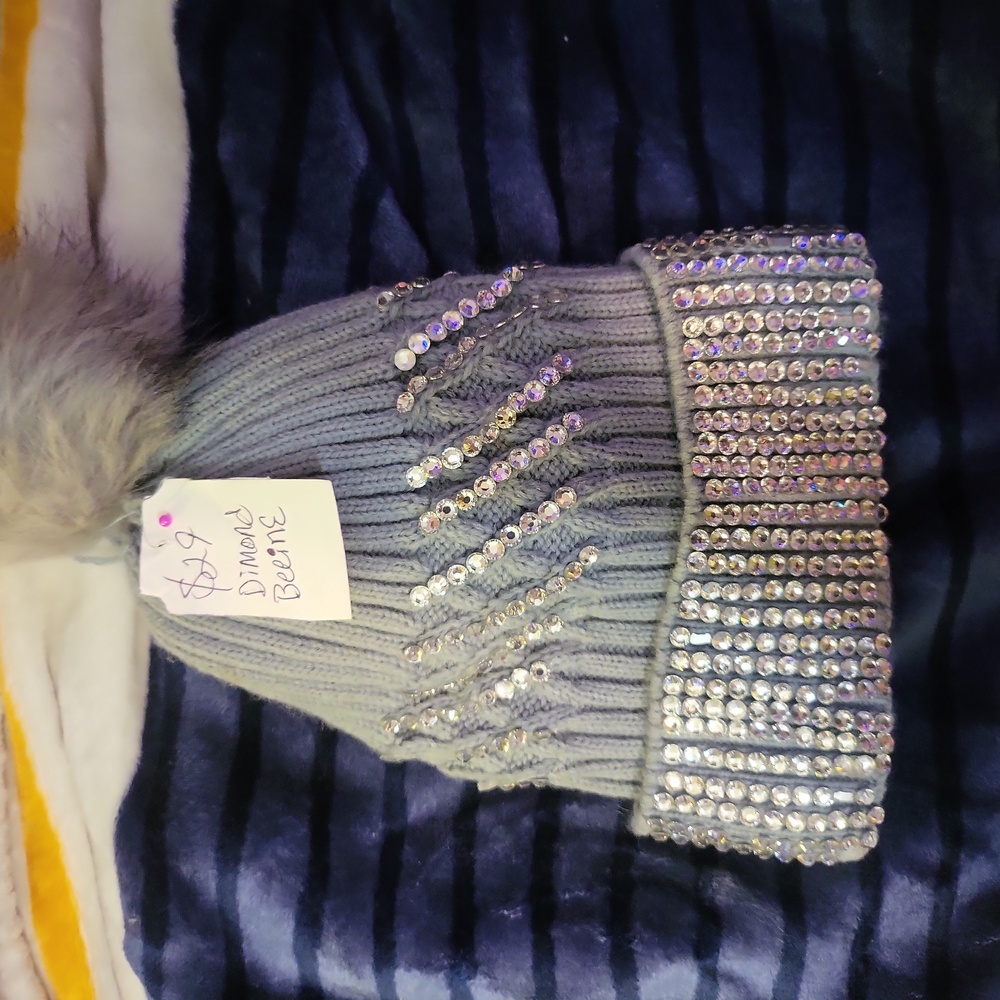 Fur on inside Dimond beenie